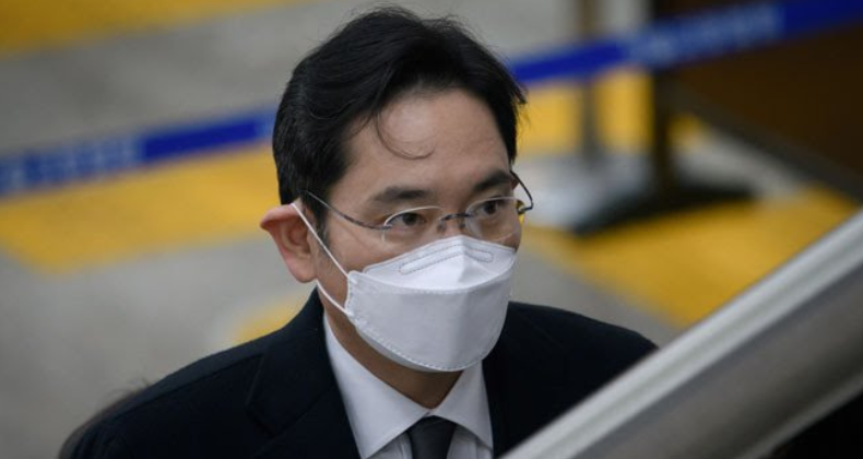 Samsung Chief Sentenced to 2.5 Years in Prison Over Corruption Charges . by Raphael Bichene