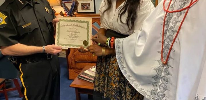 Abike Dabiri-Erewa Applauds Nigerian Woman for Returning $4000 by Raphael Bichene