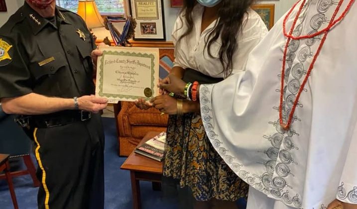 Abike Dabiri-Erewa Applauds Nigerian Woman for Returning $4000 by Raphael Bichene