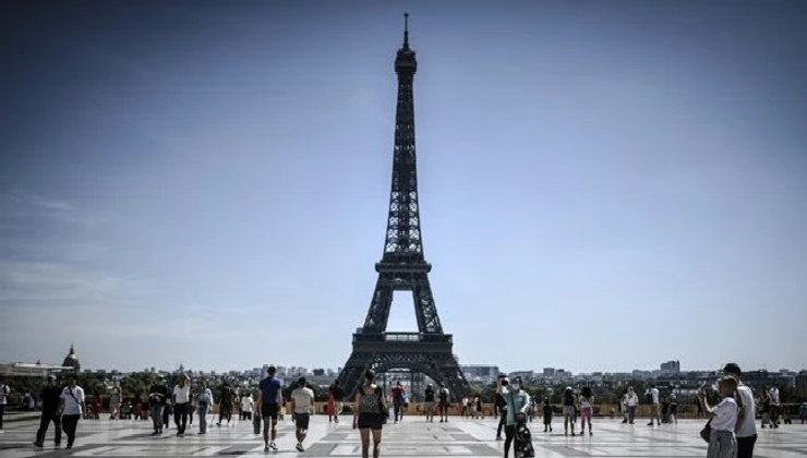 Eiffel Tower Closed For Two Hours After Bomb Threat by Raphael Ogar