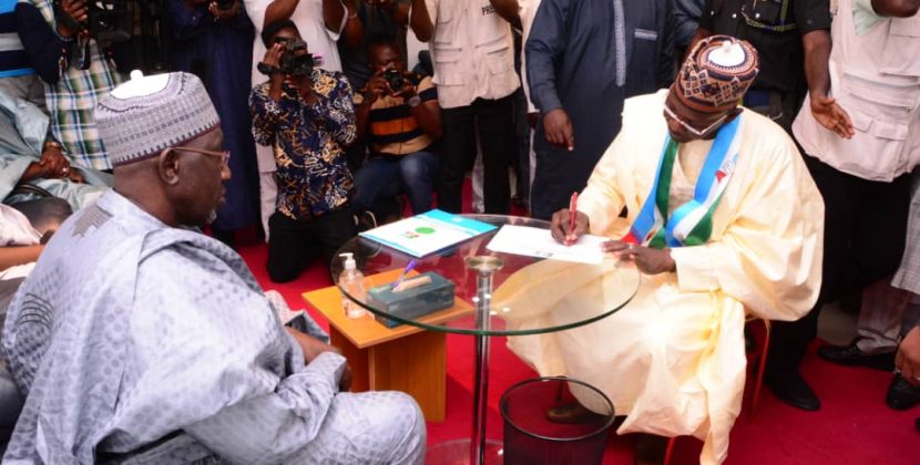 2023: Governor Sule Submits Nomination Form